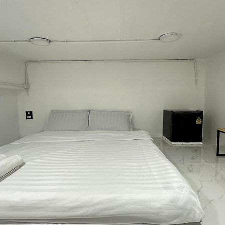 Megun Capsule 150 Cm Appartement Bangkok Buitenkant foto